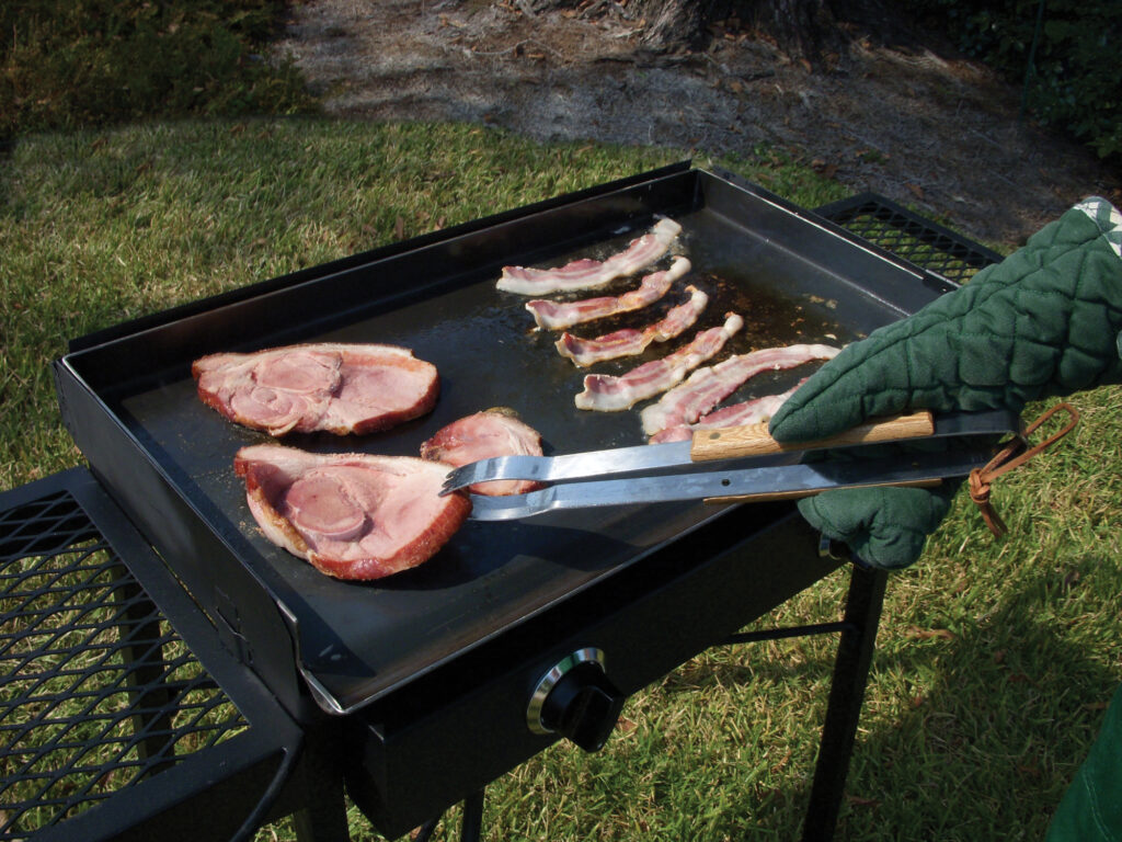 Double High Pressure Camp Stove with Steel Griddle